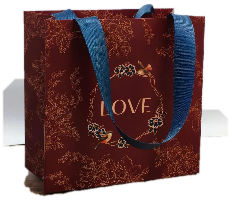 Sacola personalizada premium vermelha com impressão floral